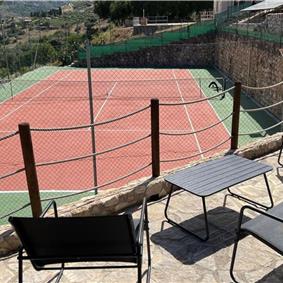 3 bedroom villa with pool and tennis court in Sicily, sleeps 6-8